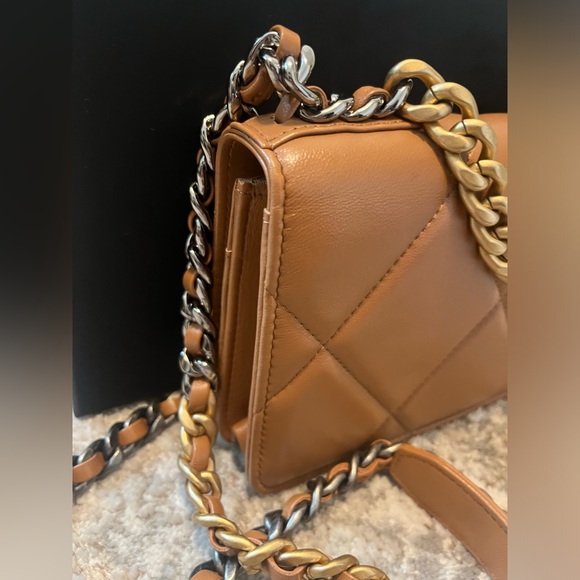 Chanel 19 WOC in Caramel Lambskin - Picture 10 of 13